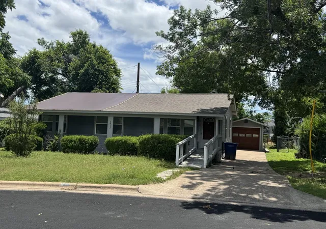 Photo 1 of Sale Pending at 1813 Rhodes Rd, Austin, TX 78721 | MLS# 5299112 | Listing updated on 2026-09-09