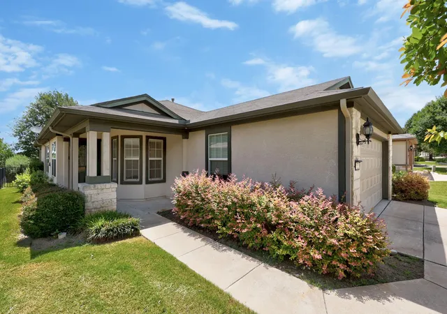 Photo 2 of Single family home for sale at 522 Salt Crk Ln, Georgetown, TX 78633 | MLS# 8506002 | Listing updated on 2026-09-16