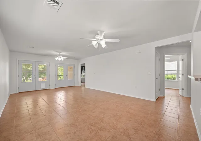 Photo 3 of Single family home for sale at 522 Salt Crk Ln, Georgetown, TX 78633 | MLS# 8506002 | Listing updated on 2026-09-16