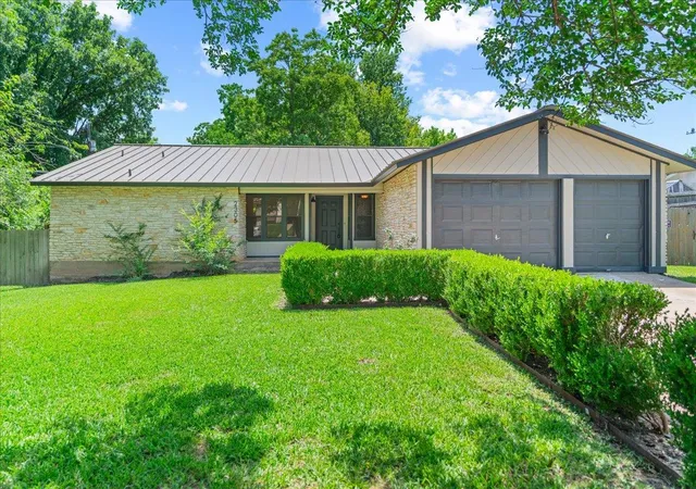 Photo 1 of Single family home for sale at 2305 Donna Dr, Taylor, TX 76574 | MLS# 9500844 | Listing updated on 2026-09-16