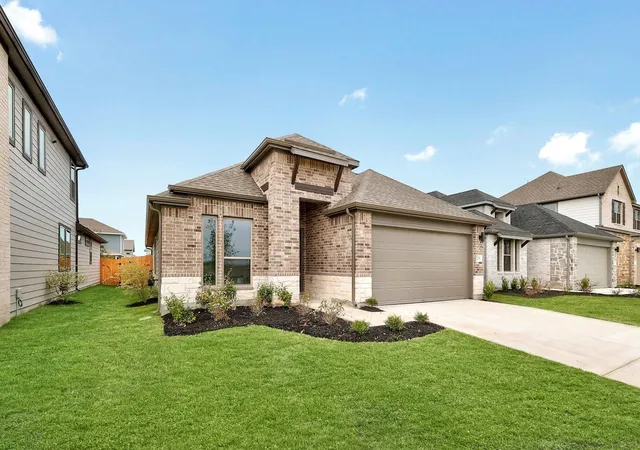 Photo 2 of Single family home for sale at 206 Melrose St, Hutto, TX 78634 | MLS# 9233581 | Listing updated on 2026-10-10