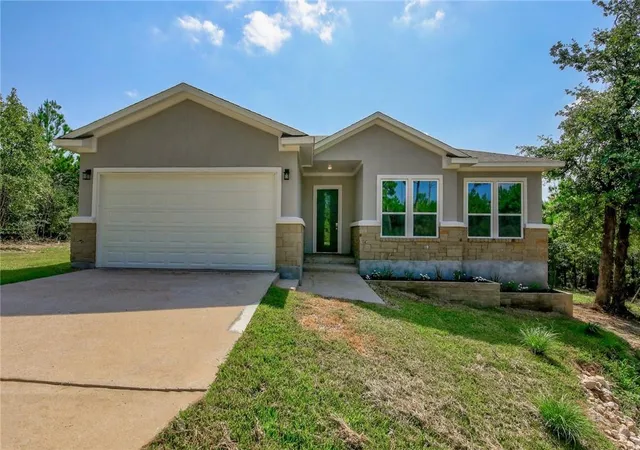 Photo 1 of Sale Pending at 137 Lakeside Dr, Bastrop, TX 78602 | MLS# 6934991 | Listing updated on 2026-09-30
