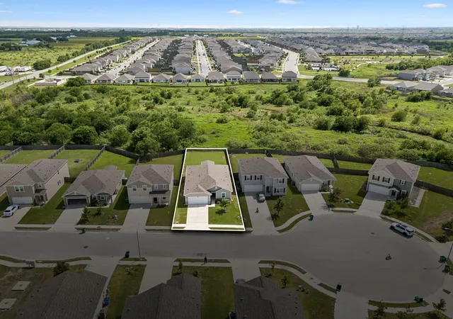 Photo 4 of Single family home for sale at 17817 Altesino Cv, Pflugerville, TX 78660 | MLS# 8988219 | Listing updated on 2026-10-07