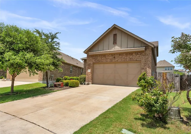 Photo 2 of Single family home for sale at 8002 Autumn Moor Bnd, Lago Vista, TX 78645 | MLS# 9898565 | Listing updated on 2026-09-24
