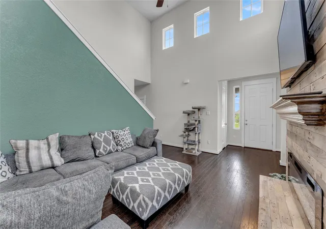 Photo 3 of Single family home for sale at 8002 Autumn Moor Bnd, Lago Vista, TX 78645 | MLS# 9898565 | Listing updated on 2026-09-24
