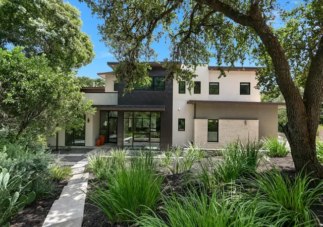 Photo 1 of Single family home for sale at 500 Laurel Valley Rd, West Lake Hills, TX 78746 | MLS# 7954928 | Listing updated on 2026-09-16