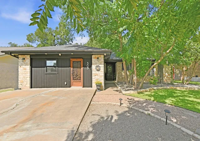 Photo 3 of Single family home for sale at 303 Pin Oak Dr, Georgetown, TX 78628 | MLS# 6089667 | Listing updated on 2026-09-17