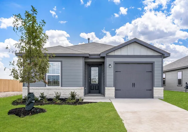Photo 1 of Single family home for sale at 360 Low Pasture Trl, Maxwell, TX 78656 | MLS# 9232474 | Listing updated on 2026-09-08