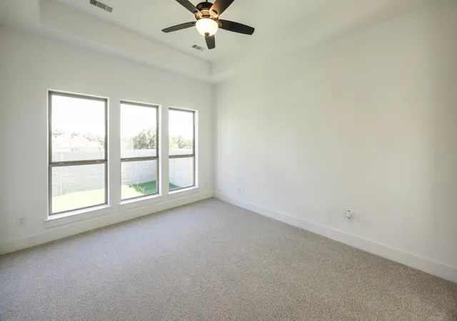 Photo 4 of Single family home for sale at 701 High Summit Dr, Georgetown, TX 78628 | MLS# 4408792 | Listing updated on 2026-09-17