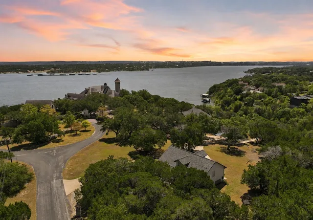 Photo 2 of Single family home for sale at 18113 Travis Dr, Lago Vista, TX 78645 | MLS# 6117891 | Listing updated on 2026-09-09