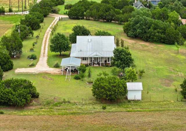 Photo 4 of Single family home for sale at 1505 County Rd 315, Jarrell, TX 76537 | MLS# 9991815 | Listing updated on 2026-09-25