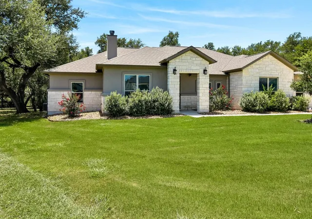 Photo 2 of Single family home for sale at 213 Lost Prairie Trl, Liberty Hill, TX 78642 | MLS# 1308911 | Listing updated on 2026-10-08