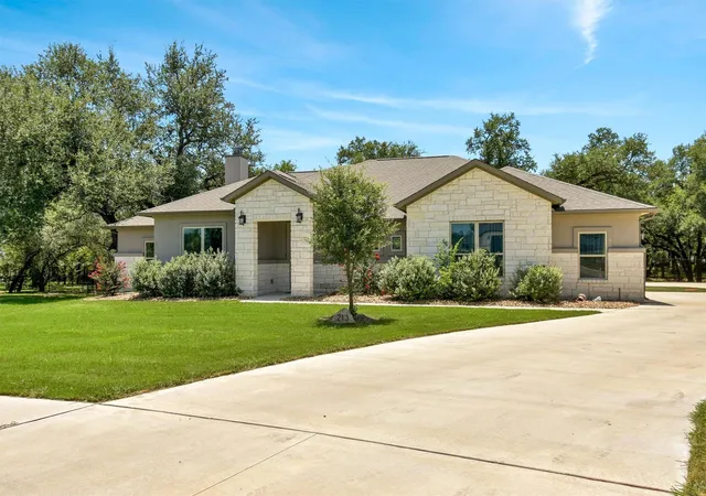 Photo 3 of Single family home for sale at 213 Lost Prairie Trl, Liberty Hill, TX 78642 | MLS# 1308911 | Listing updated on 2026-10-08