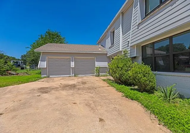 Listing Photo 4 - Condo for sale in building located at 8524 Dryfield Dr, Austin, TX 78758