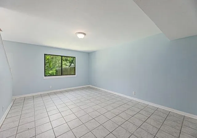 Listing Photo 5 - Condo for sale in building located at 8524 Dryfield Dr, Austin, TX 78758