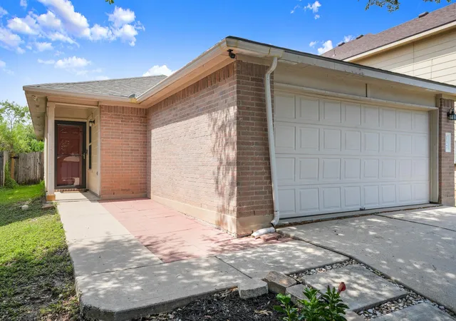 Photo 2 of Single family home for sale at 137 Hillhouse Ln, Manchaca, TX 78652 | MLS# 8735705 | Listing updated on 2026-09-08