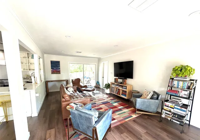 Photo 2 of Single family home for sale at 435 Brady Ln, Austin, TX 78746 | MLS# 9875973 | Listing updated on 2026-09-30