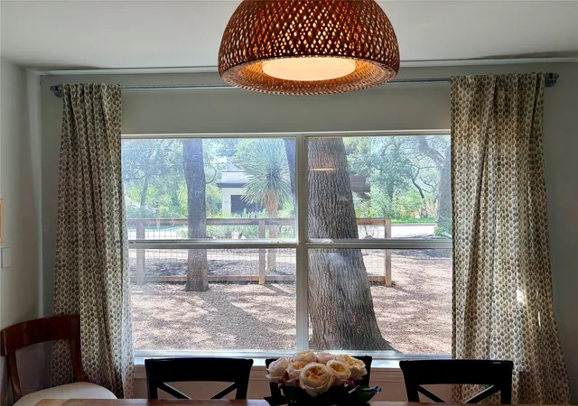 Photo 4 of Single family home for sale at 435 Brady Ln, Austin, TX 78746 | MLS# 9875973 | Listing updated on 2026-09-30