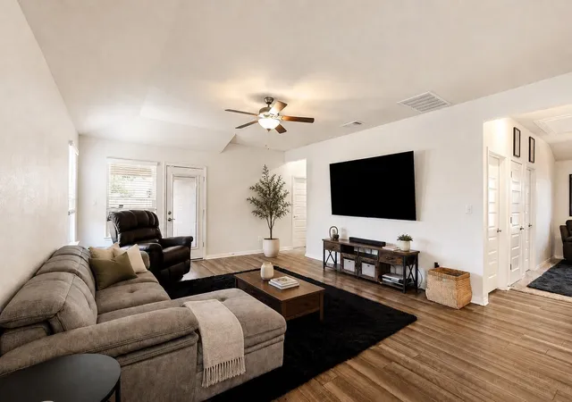 Photo 2 of Single family home for sale at 1100 View Dr, Georgetown, TX 78628 | MLS# 9754029 | Listing updated on 2026-09-16
