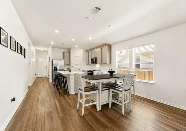 Photo 3 of Single family home for sale at 1100 View Dr, Georgetown, TX 78628 | MLS# 9754029 | Listing updated on 2026-09-16