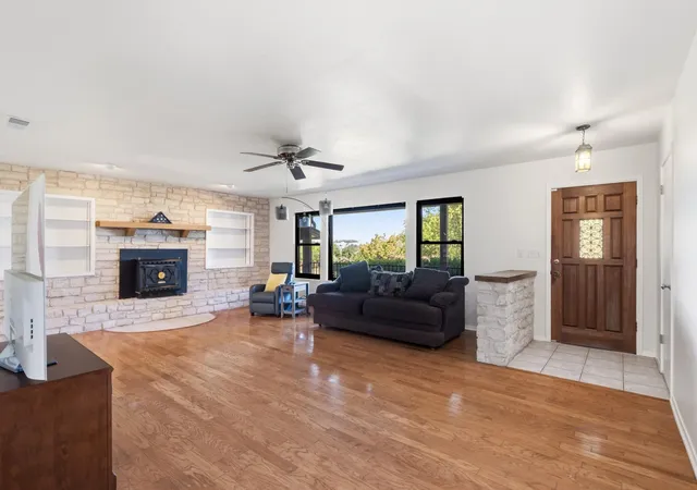 Photo 4 of Single family home for sale at 606 Rolling Hills Rd, Liberty Hill, TX 78642 | MLS# 1387799 | Listing updated on 2026-10-07