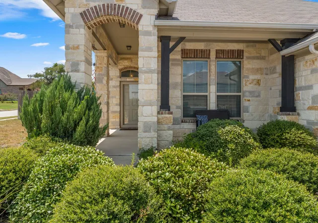 Photo 4 of Single family home for sale at 1924 Goldilocks Ln, Manchaca, TX 78652 | MLS# 1929356 | Listing updated on 2026-09-16