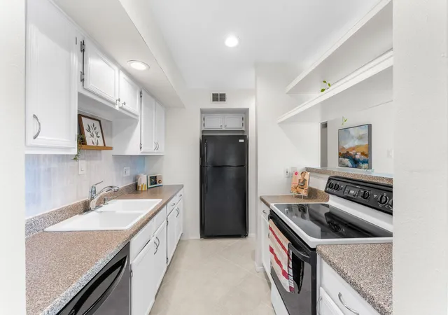 Listing Photo 5 - Condo for sale in building located at 4159 Steck Ave, Austin, TX 78759 - Unit #225