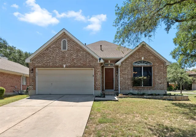 Photo 2 of Single family home for sale at 8009 Nairn Dr, Austin, TX 78749 | MLS# 4346435 | Listing updated on 2026-09-16