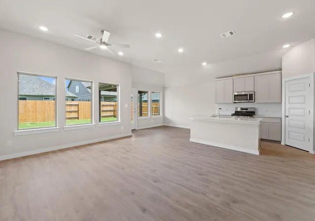 Photo 3 of Single family home for sale at 102 Melrose St, Hutto, TX 78634 | MLS# 4315981 | Listing updated on 2026-09-17