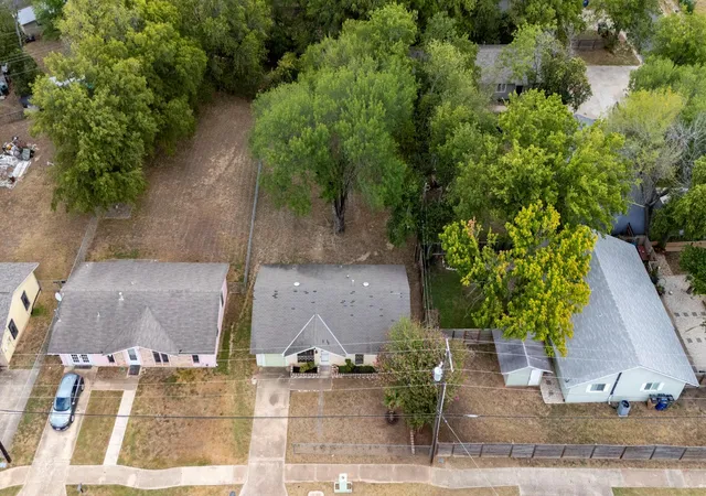 Photo 3 of Single family home for sale at 1021 Gardner Rd, Austin, TX 78721 | MLS# 5271516 | Listing updated on 2026-09-16