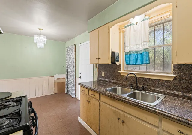 Photo 4 of Single family home for sale at 1021 Gardner Rd, Austin, TX 78721 | MLS# 5271516 | Listing updated on 2026-09-16