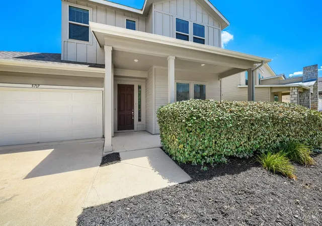 Photo 3 of Sale Pending at 5717 Gerard Dr, Austin, TX 78744 | MLS# 2270129 | Listing updated on 2026-09-17