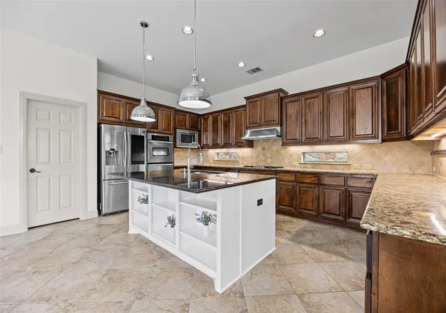 Photo 4 of Single family home for sale at 16313 Rockies Run Smt, Austin, TX 78738 | MLS# 9198073 | Listing updated on 2026-09-08
