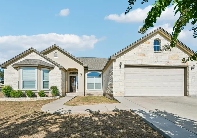 Photo 1 of Single family home for sale at 3800 Annapolis Cv, Lago Vista, TX 78645 | MLS# 5239586 | Listing updated on 2026-09-11