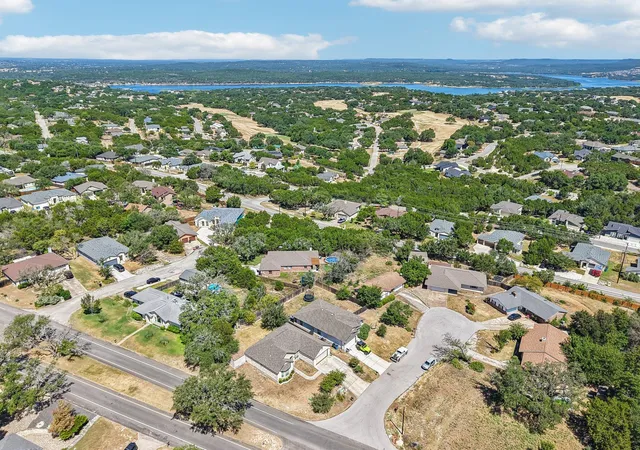 Photo 4 of Single family home for sale at 3800 Annapolis Cv, Lago Vista, TX 78645 | MLS# 5239586 | Listing updated on 2026-09-11