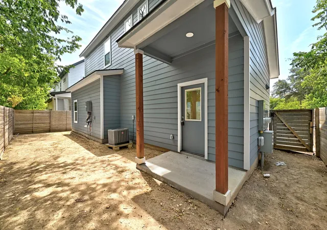 Photo 4 of Single family home for sale at 6014 Fairway St #2, Austin, TX 78741 | MLS# 2088878 | Listing updated on 2026-10-14