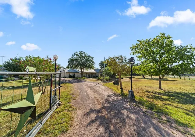 Photo 3 of Sale Pending at 285 Triple Crk Rd, Fredericksburg, TX 78624 | MLS# 7492861 | Listing updated on 2026-09-16