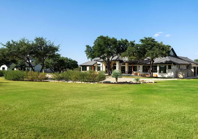 Photo 2 of Single family home for sale at 117 Stone Blf Dr, Georgetown, TX 78633 | MLS# 9582745 | Listing updated on 2026-09-09