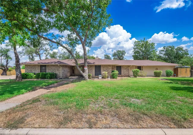 Photo 1 of Single family home for sale at 1702 Lone Oak Dr, Leander, TX 78641 | MLS# 9247586 | Listing updated on 2026-09-08