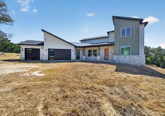 Photo 2 of Single family home for sale at 18213 Gregg Blf Rd, Jonestown, TX 78645 | MLS# 9421487 | Listing updated on 2026-09-17