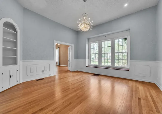 Photo 1 of Single family home for sale at 300 Mills St, Smithville, TX 78957 | MLS# 8902786 | Listing updated on 2026-09-16