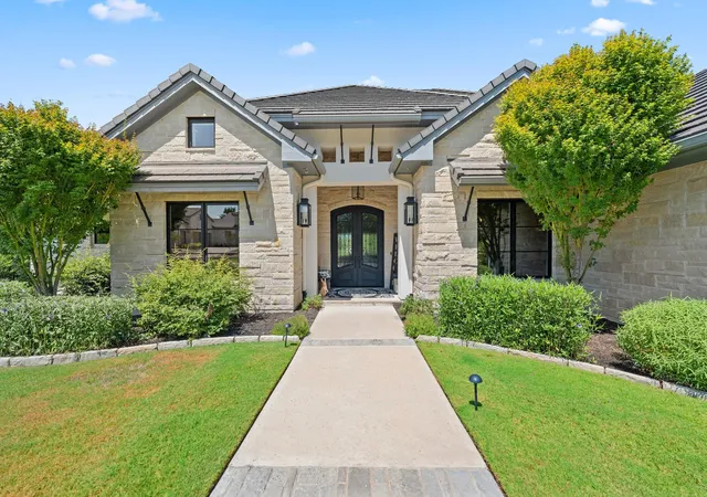 Photo 3 of Single family home for sale at 113 Bird Stone Ln, Georgetown, TX 78628 | MLS# 1478216 | Listing updated on 2026-09-27