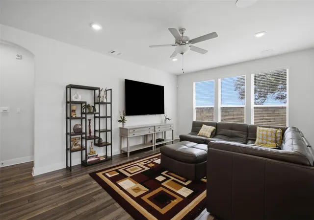Photo 4 of Single family home for sale at 137 Jasmine Ln, Marble Falls, TX 78654 | MLS# 6030589 | Listing updated on 2026-09-09