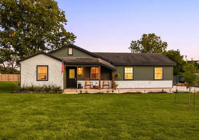 Photo 1 of Single family home for sale at 100 Deer Clearing, Kyle, TX 78640 | MLS# 4525953 | Listing updated on 2026-09-17