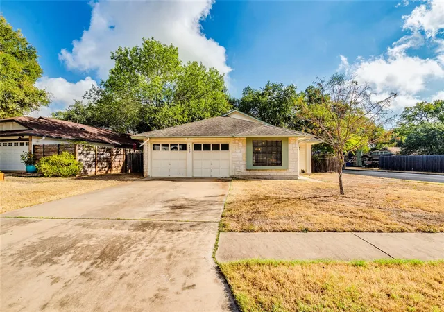 Photo 3 of Single family home for sale at 4400 Manzanillo Dr, Austin, TX 78749 | MLS# 8467560 | Listing updated on 2026-09-08