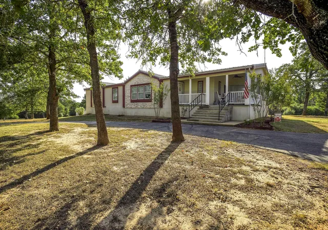 Photo 3 of House for sale at 123 Split Oak Rd, Smithville, TX 78957 | MLS# 4019530 | Listing updated on 2026-09-09