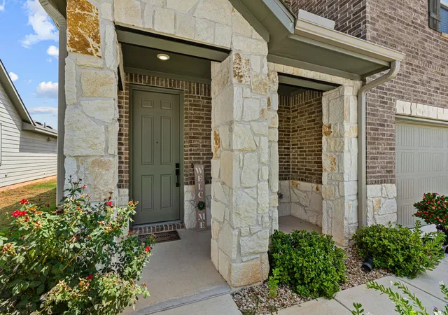Photo 3 of Single family home for sale at 110 Palo Brea Loop, Hutto, TX 78634 | MLS# 2942803 | Listing updated on 2026-10-08