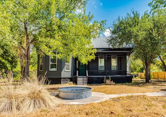 Photo 2 of Single family home for sale at 302 N Fm 1660 Hwy, Hutto, TX 78634 | MLS# 1076164 | Listing updated on 2026-09-17