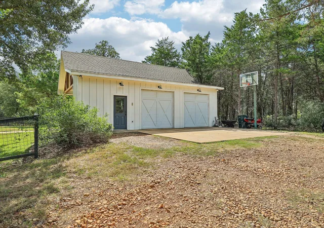 Photo 4 of House for sale at 3199 County Rd 103, Paige, TX 78659 | MLS# 1645352 | Listing updated on 2026-09-17