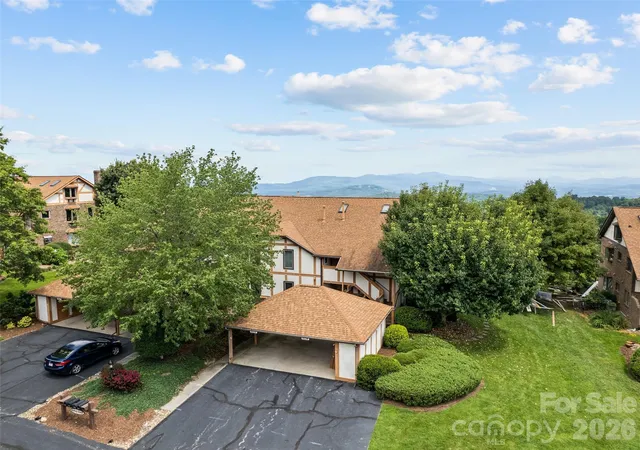 Photo 3 of Condo for sale at 602 Fleetwood Plz, Hendersonville, NC 28739 | MLS# 4294916 | Listing updated on 2026-09-22